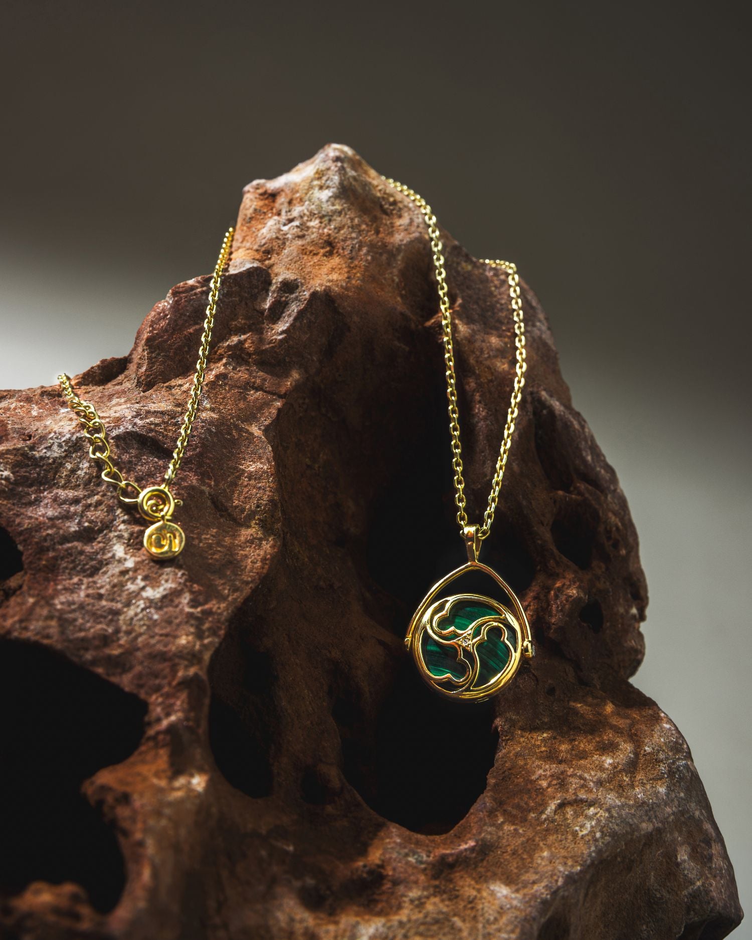 Celestia Flip Muse Pendant